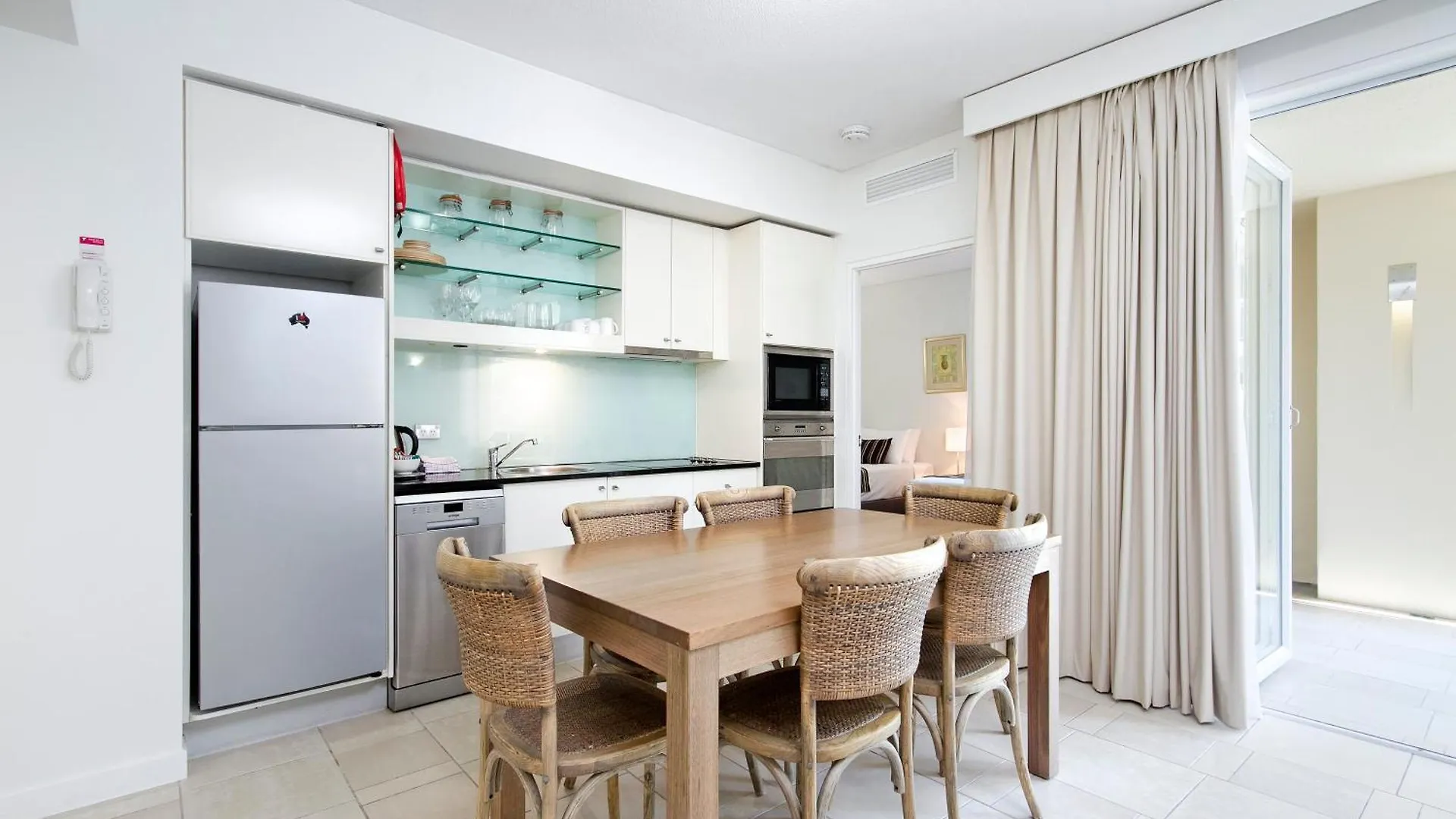 Apartment Laguna 117 Poolside, Near Beach Noosa Heads